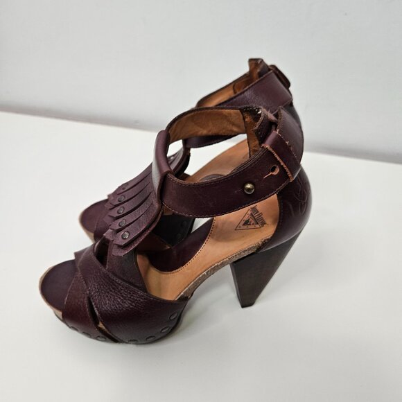John Fluevog Rules Goodall Platform Sandals Sz 6 Dallas Brown T-strap Fringe - Picture 5 of 13